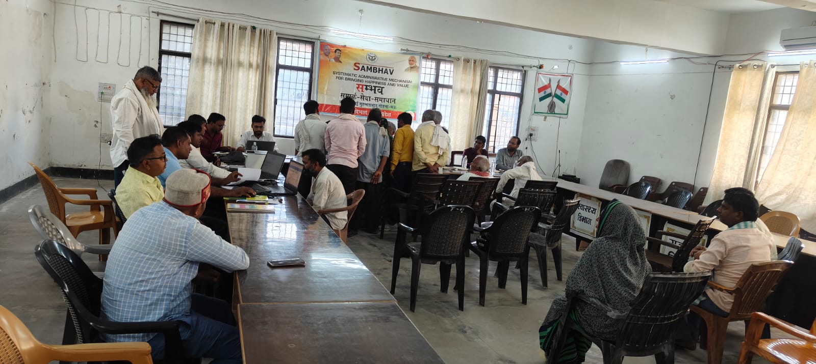 ऊर्जा विभाग द्वारा किया गया संम्भव संपर्क सेवा अभियान का आयोजन जिसमें नहीं दिखे उपभोक्ता